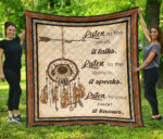 listen to the wind it talks premium quilt