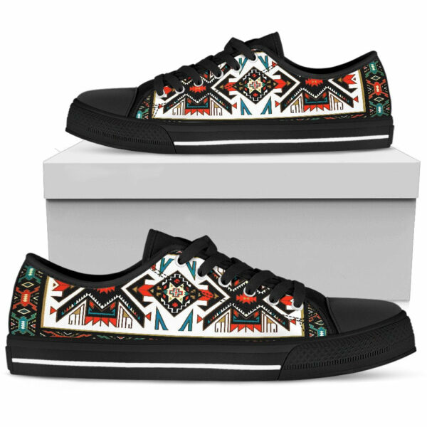 tribal pattern colorful native american design womens low top canvas shoe