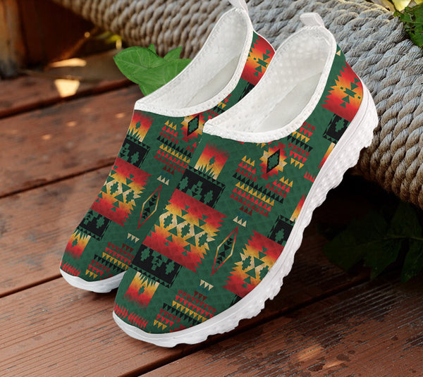 Green Tribes Pattern Native American Mesh Shoes - Image 2