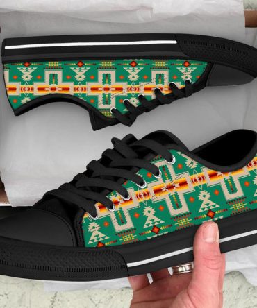 Light Green Tribe Design Native American Low Top Canvas Shoe