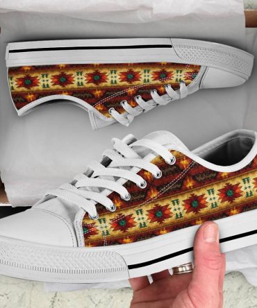 Tribes Pattern Native American Low Top Canvas Shoe