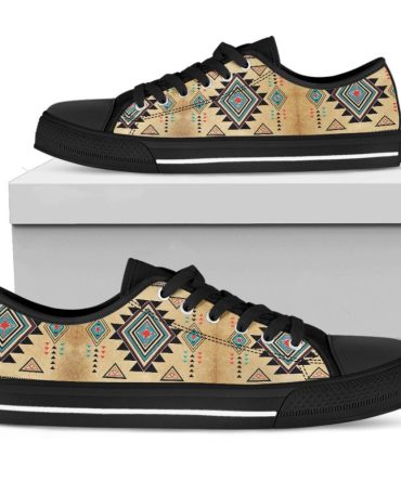 Geometric United Tribe Symbol Native American Pride Low Top Shoes