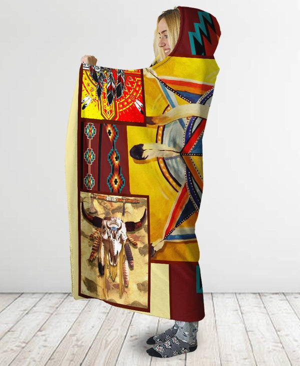 Native Buffalo Pattern Hooded Blanket - Image 3