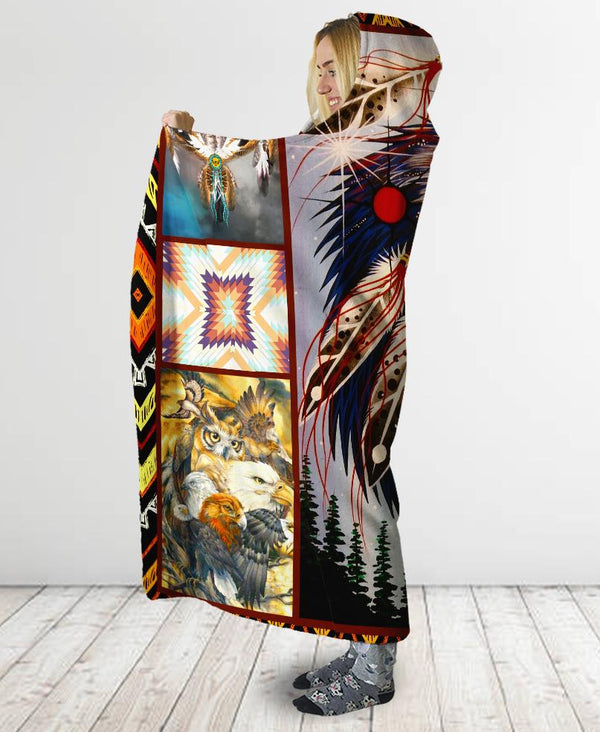 Native Eagles Hooded Blanket - Image 3