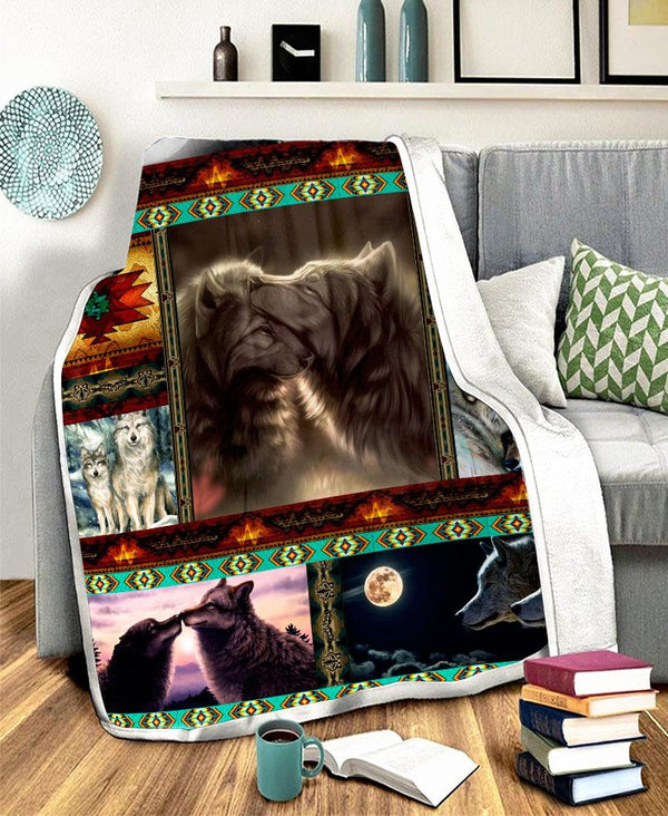 Native Loving Wolves Fleece Blanket - Image 2