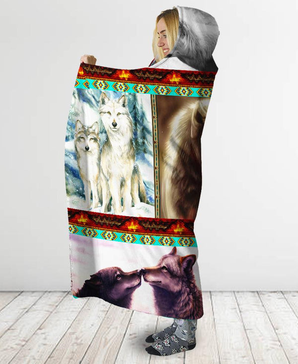 Native Loving Wolves Hooded Blanket - Image 3