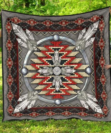 Naumaddic Arts Native American Design Premium Quilt