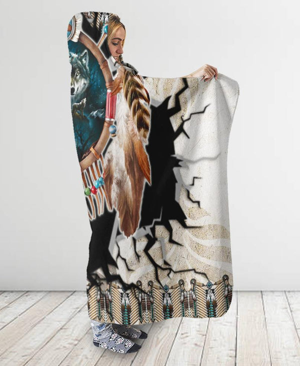 Wolf Hooded Blanket - Image 2